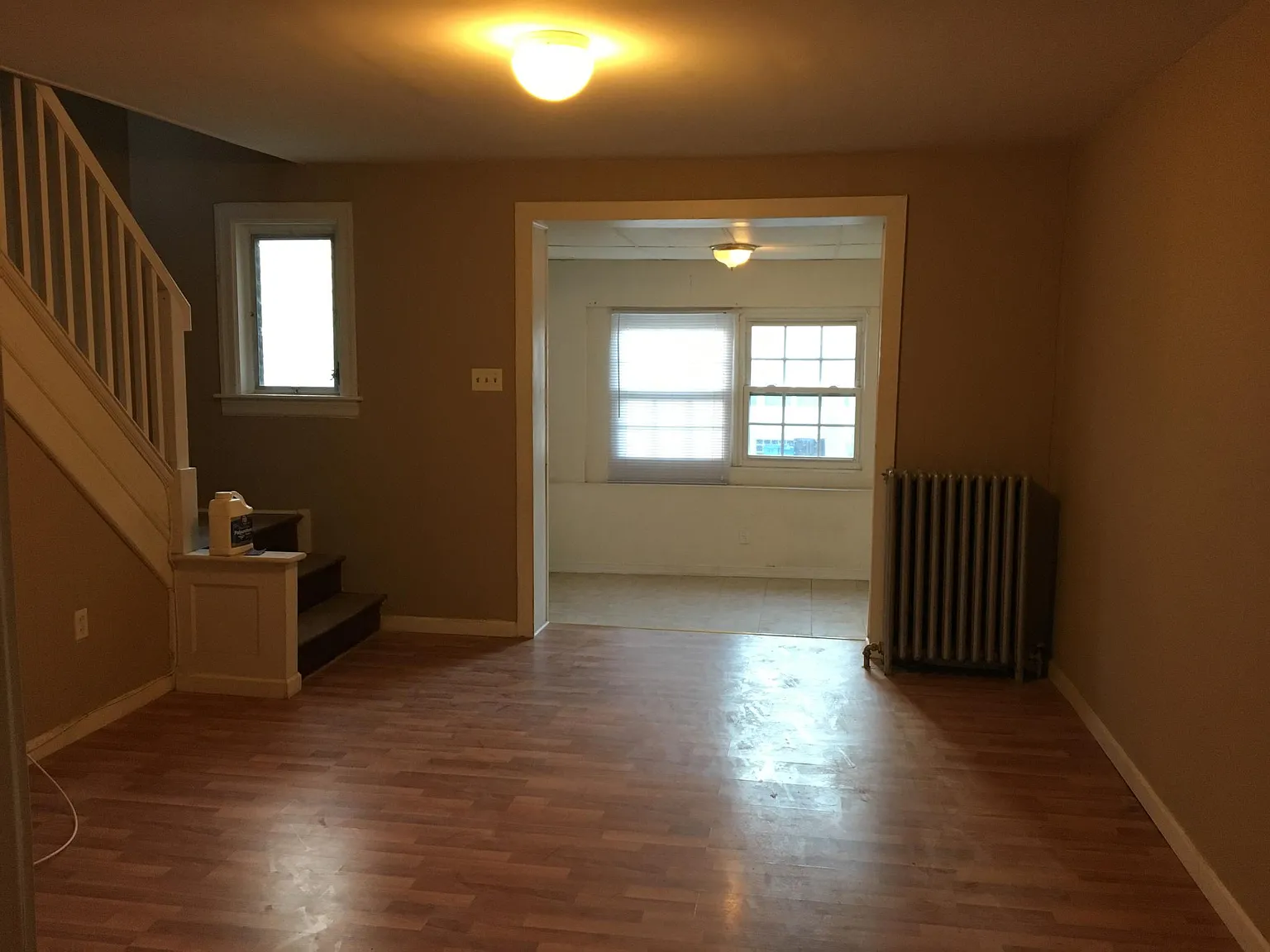 3 bed, 1.5 bath, 1284 sqft, $1,700 — Photo 2