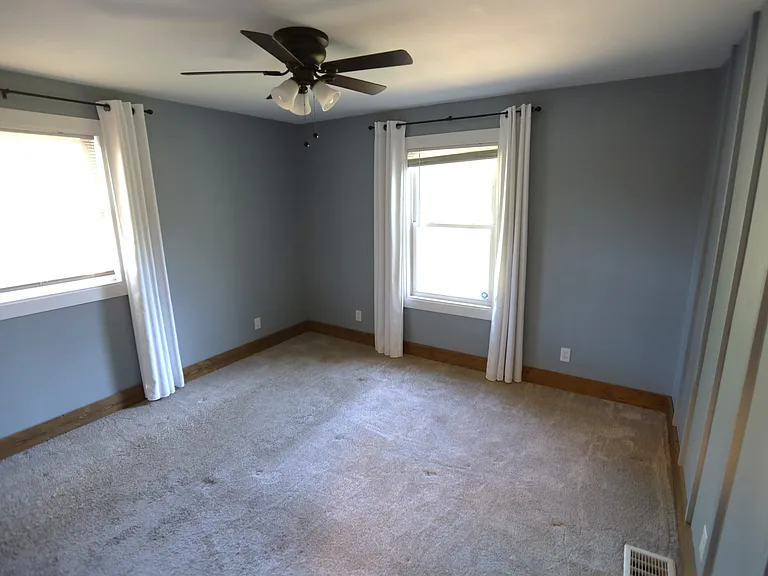 736 Summer St — Photo 5