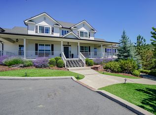 6398 Pine Ridge Dr, Medford, OR 97504