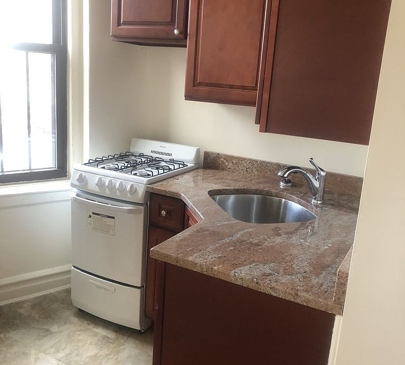 2nd image of 200 Clinton St APT 5N