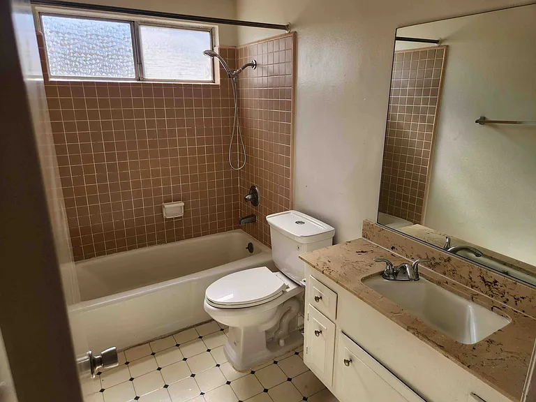 1110 Opal St #C — Photo 7