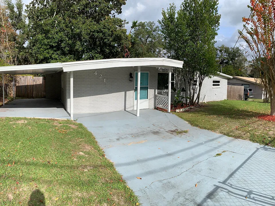 421 Parkwood Dr