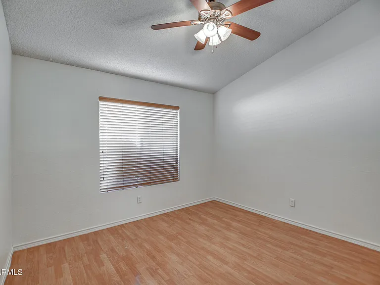 815 E Calle Del Norte — Photo 8