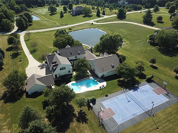 2nd image of 2275 Thoroughbred Dr