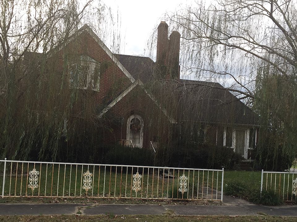 1st image of 313 College St