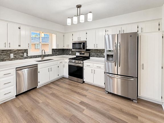 2nd image of 1645 Ranier Cir