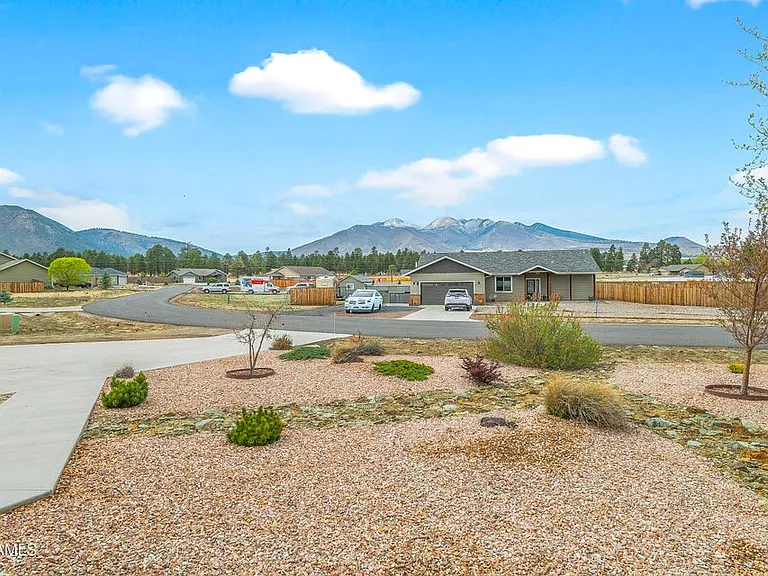 10418 Lundin Rd — Photo 16