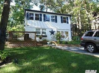 6 Southold Rd, Sound Beach, NY 11789