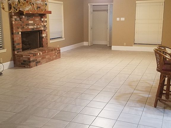 Open livingroom area