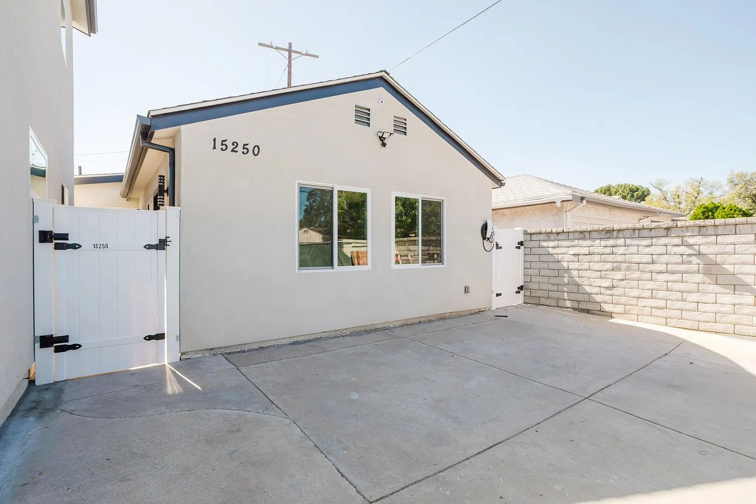 2 bed, 800 sqft, $3,500 — Photo 2