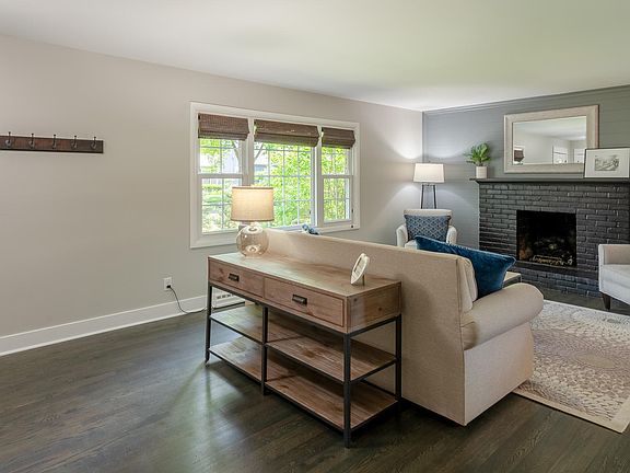 5th image of 2426 Santa Monica Dr SE