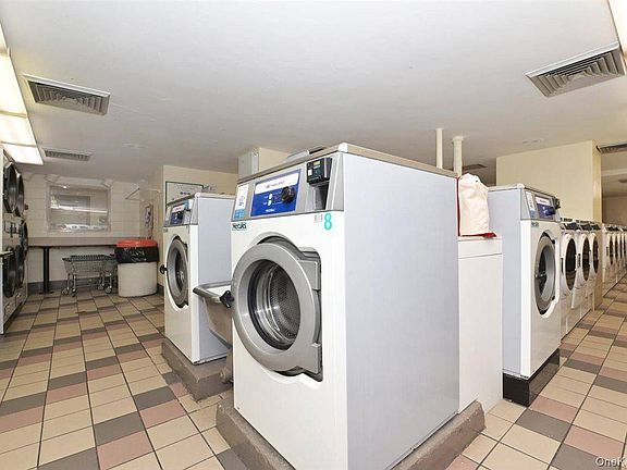 4th image of 175-20 Wexford Ter APT 15D