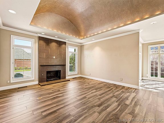 4th image of 14813 Hollyhock Dr
