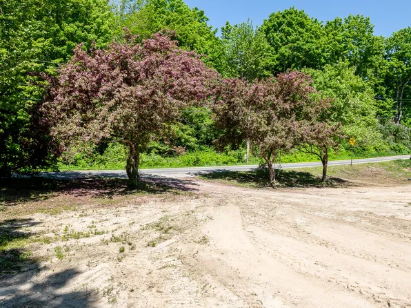 303 Meadow Road, Topsham, ME 04086