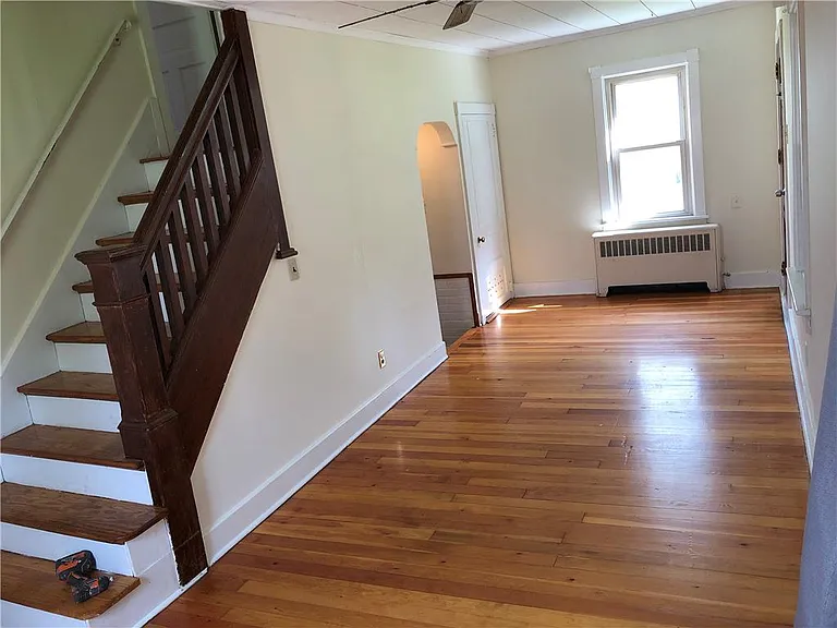 135 N Cedar St — Photo 11