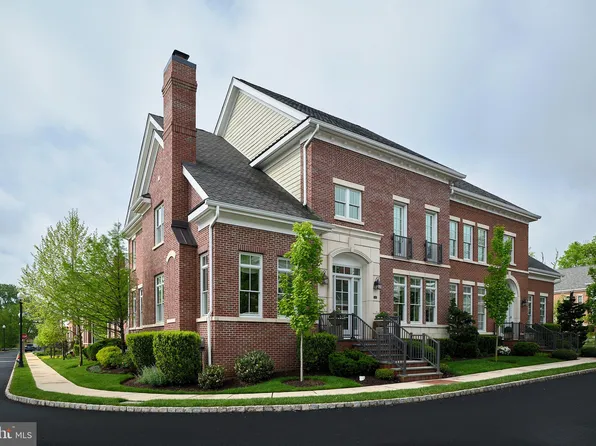 20 Meadowbrook Ct, New Hope, PA 18938
