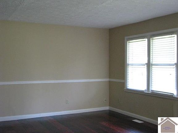 3rd image of 115 Loretta Dr