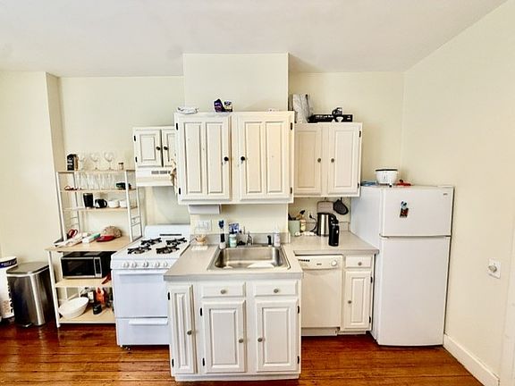 5th image of 24 Hull St APT 2R