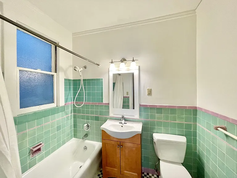 3255 Broderick St #7 — Photo 9