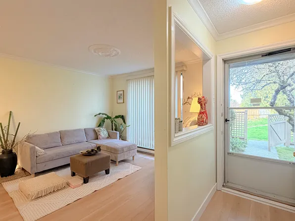 8040 Colonial Dr #102, Richmond, BC V7C 4V1