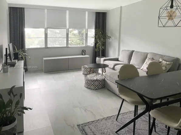 2751 Taft St APT 306, Hollywood, FL 33020