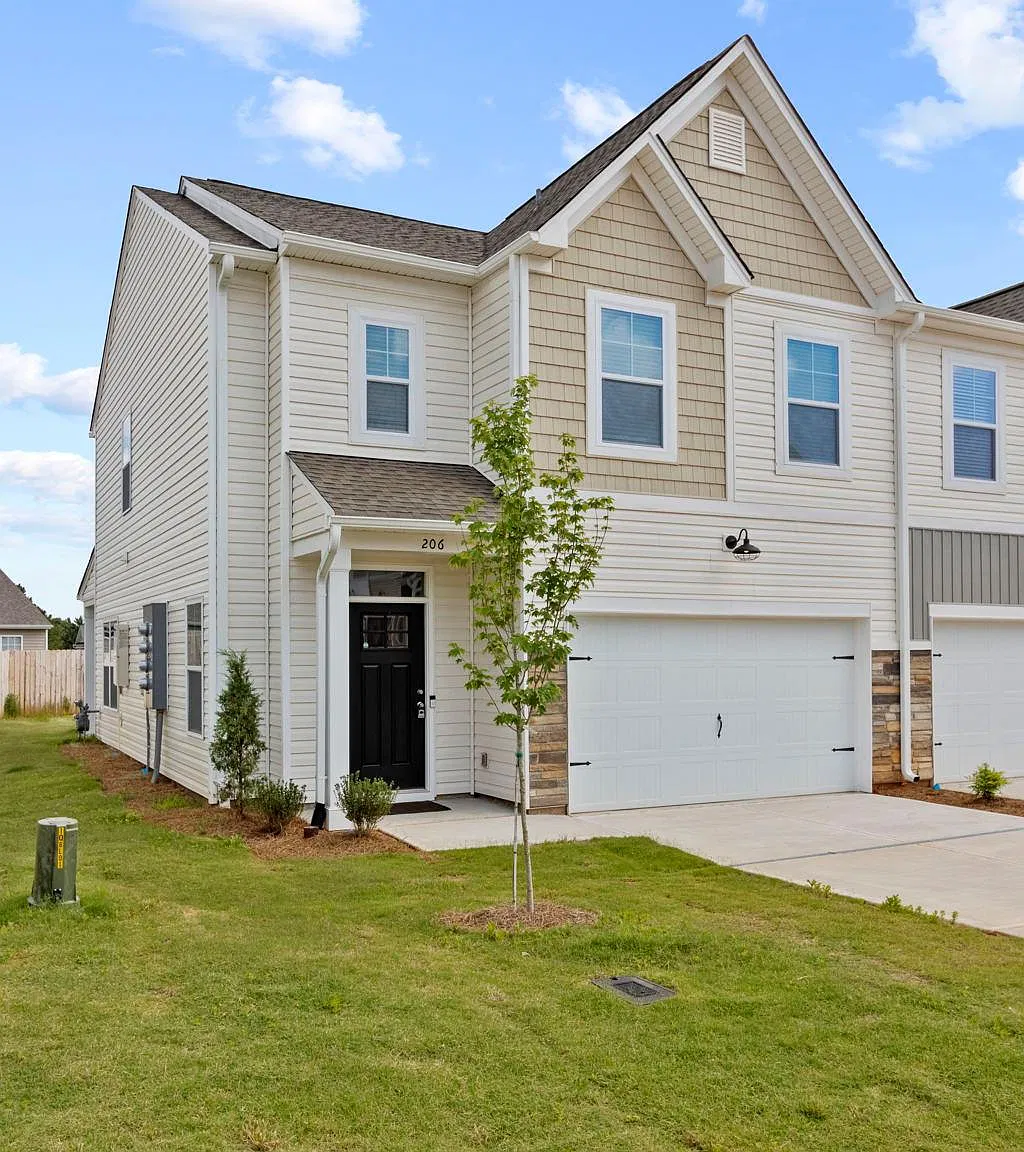 3 bed, 2.5 bath, 1590 sqft, $2,900 — Photo 2