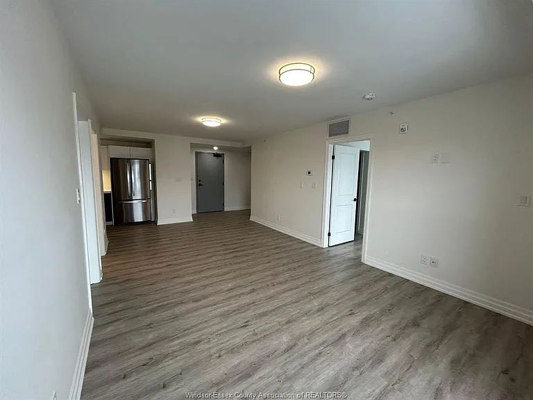 3320 Stella Cres #613 — Photo 3