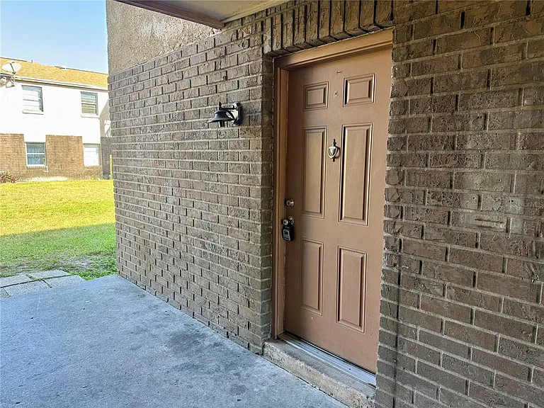 9013 Westchester Cir #32 — Photo 18