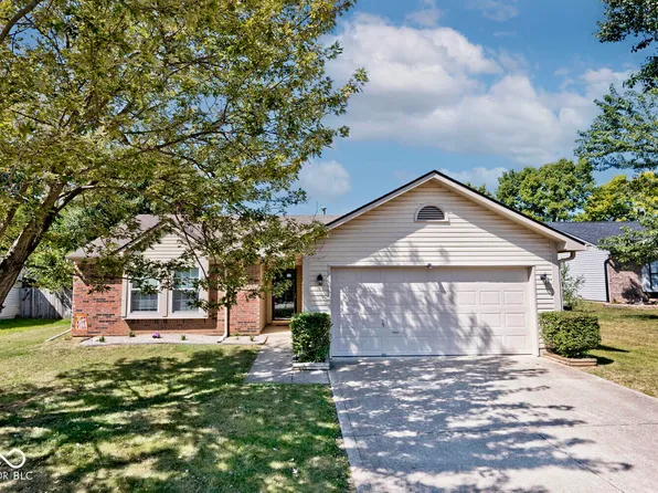 105 Coralbury Ct, Mooresville, IN 46158