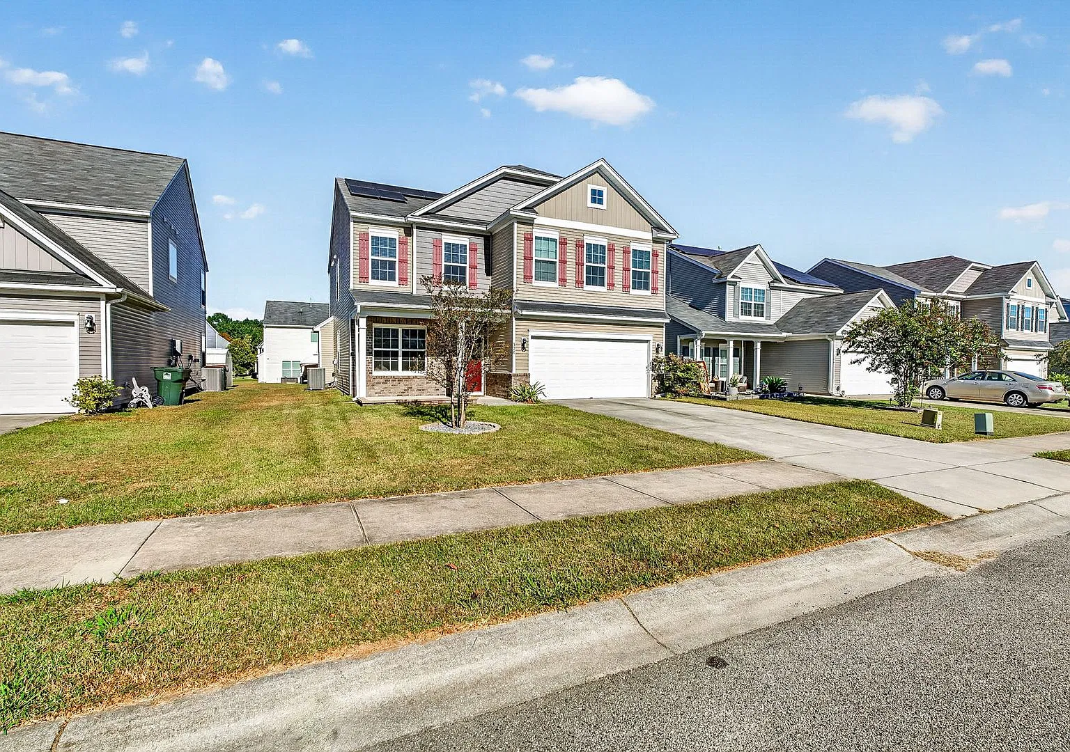 Spacious Two-Story Home in Cypress Grove — Photo 2