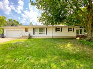 404 K M Ave, Savoy, IL
