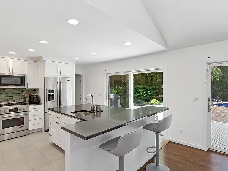 19 Monument Ln — Photo 3