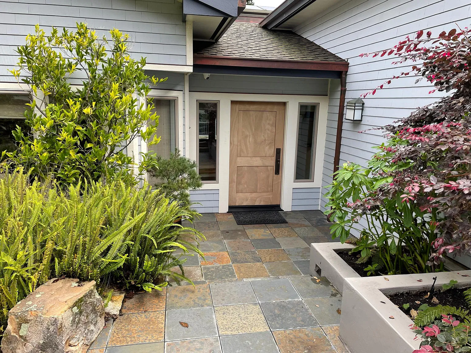 3 bed, 4.5 bath, 3399 sqft, $15,000 — Photo 1