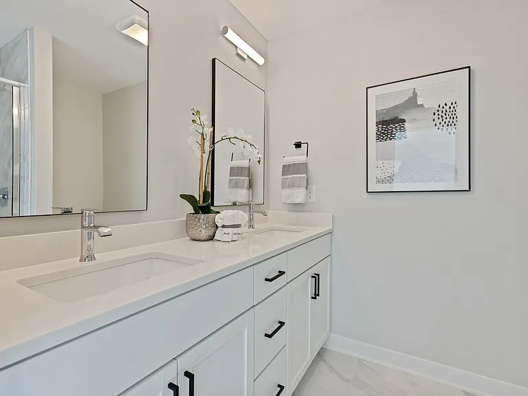924 Lincoln Way — Photo 13