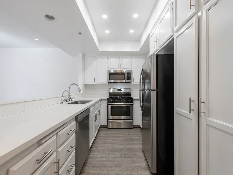 12340 Montana Ave #202 — Photo 12