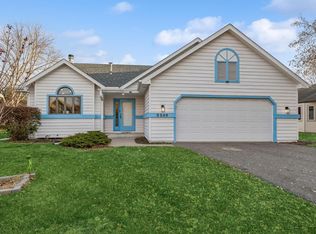 3208 Sunset Lake Dr, Burnsville, MN 55337