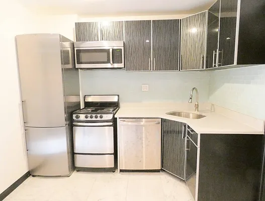 Rented by Compass | media 23