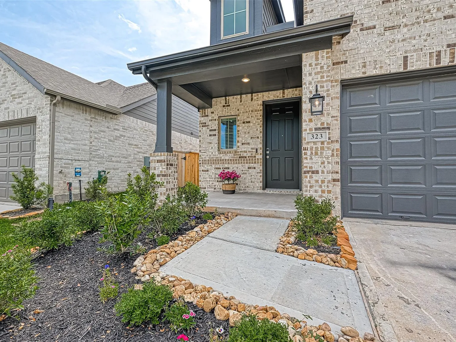 3 bed, 2.5 bath, 2127 sqft, $2,950 — Photo 3
