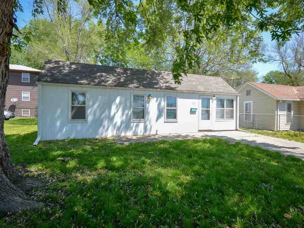 222 E 1st St, Junction City, KS 66441