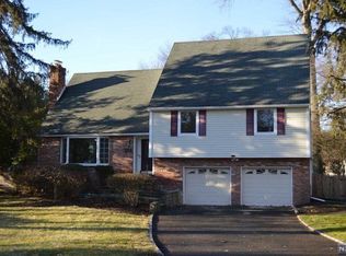 16 Florence Rd, Harrington Park, NJ 07640