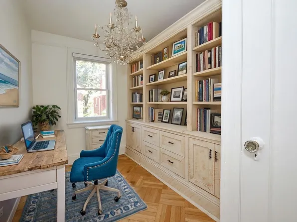 16 Colonial Gardens image 28 of 40