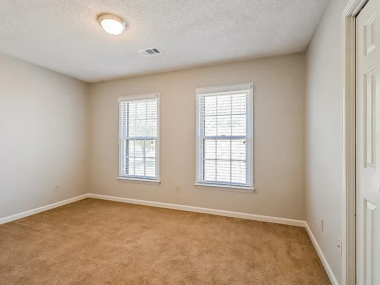 7363 Richmond Rd — Photo 14