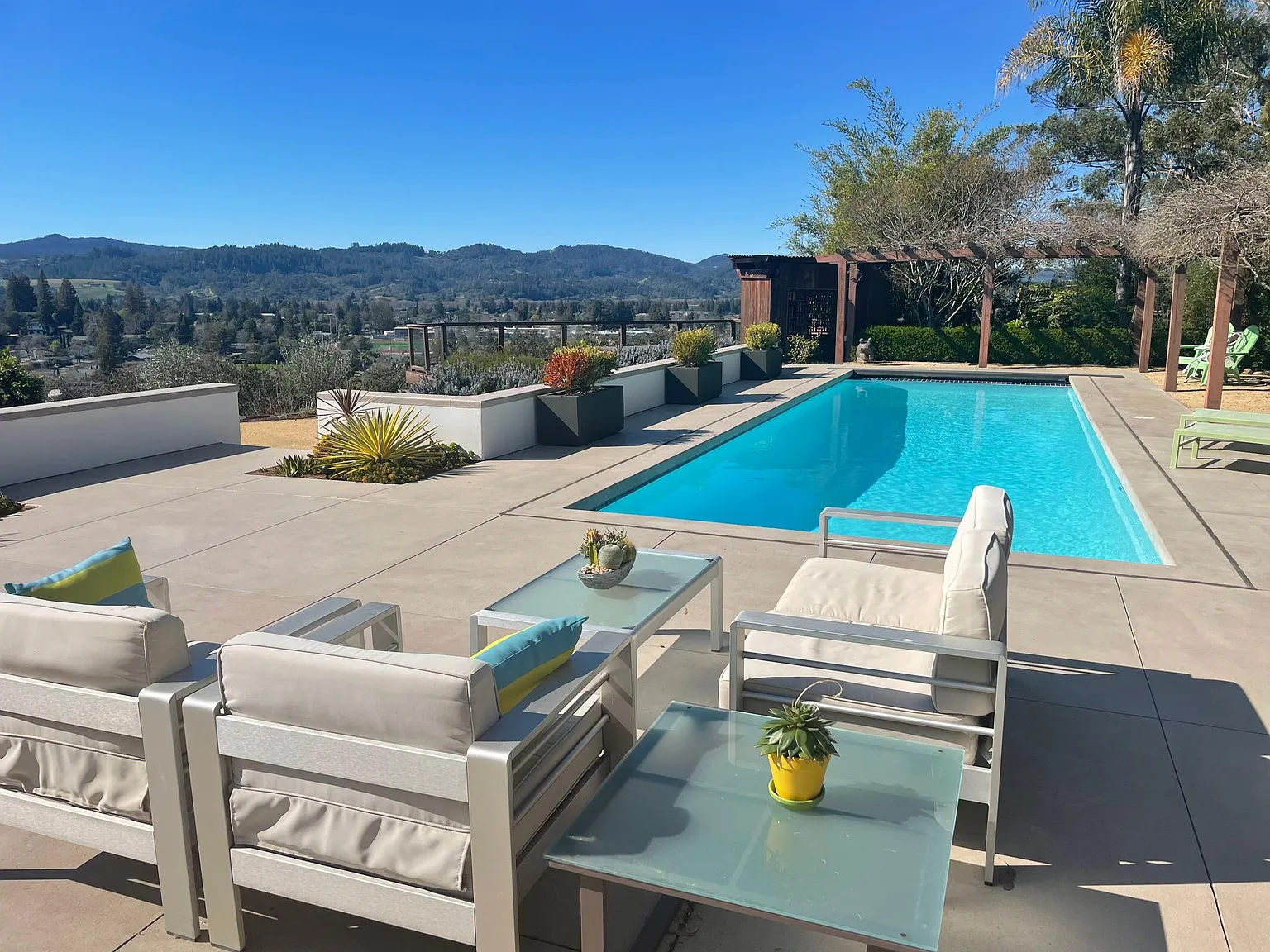 Samantha Ct, Healdsburg — Photo 1
