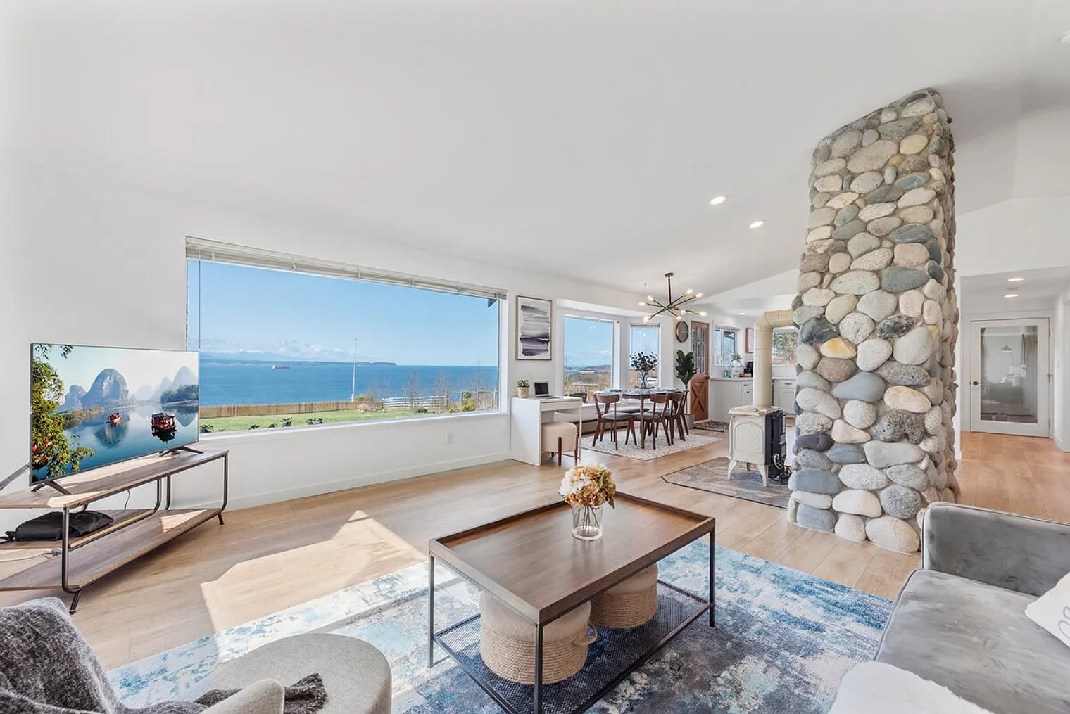2 bed, 1.0 bath, $6,127 — Photo 1