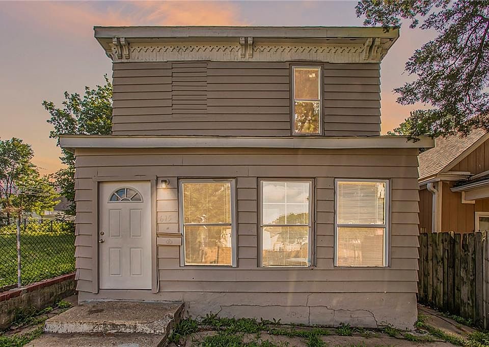 1st image of 615 Myrtle Ave
