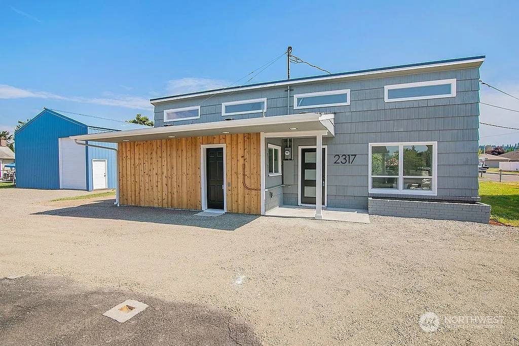 2317 36th Avenue photo 1