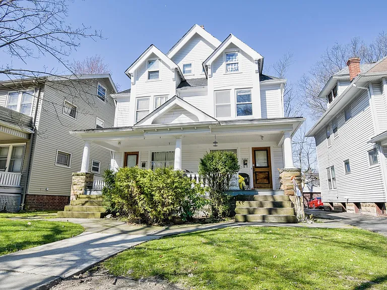 2282 Grandview Ave — Photo 20