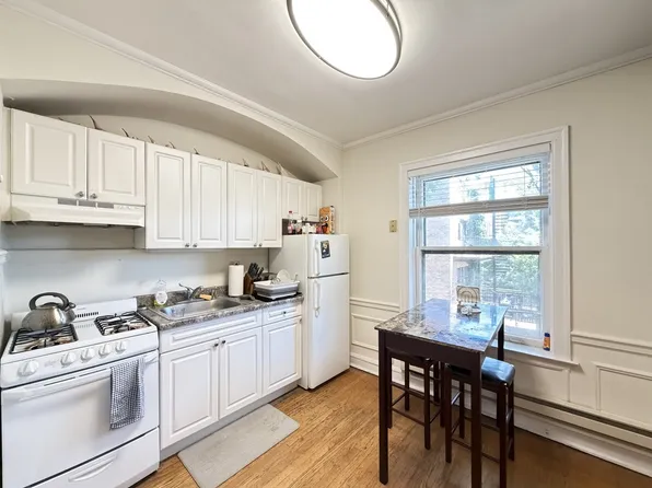 2147 N Fremont St APT 3N, Chicago, IL 60614