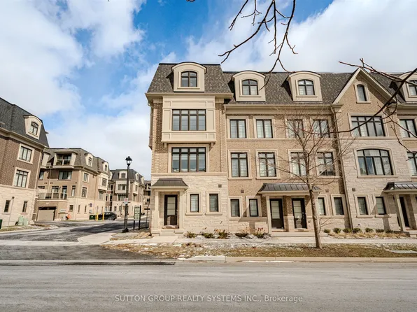 2119 Lillykin St #8, Oakville, ON L6H 0J7