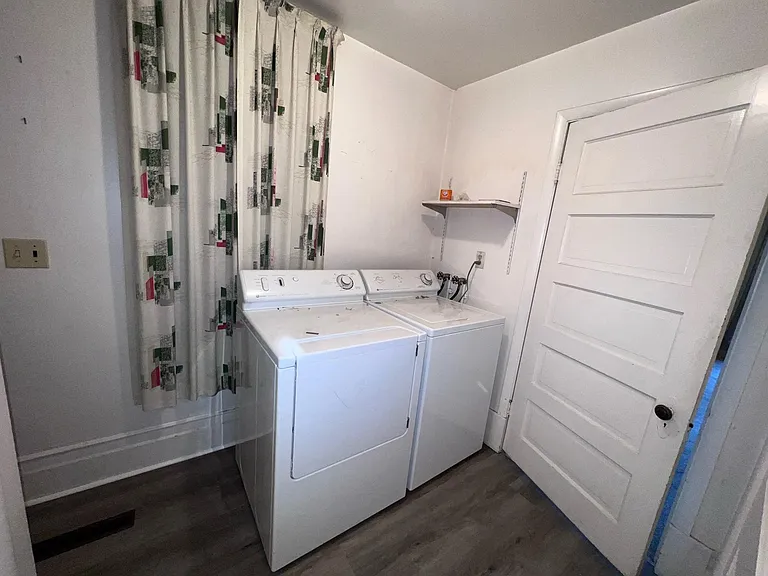 135 N 400 W — Photo 8